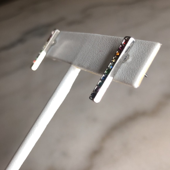 Rainbow Rhinestone bar earring's - Picture 8 of 10